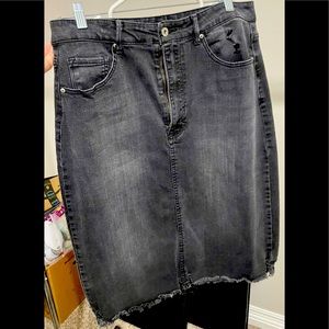 Black denim skirt by Black Label by C’Est TOI